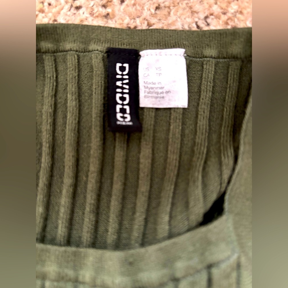 Divided Ribbed Tank Top - Picture 4 of 4